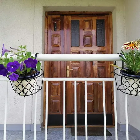 Nora Garden *